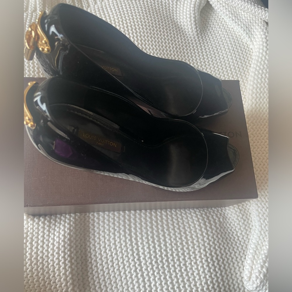 Louis Vuitton Oh Really Peep-a-boo Pumps - Picture 5 of 6